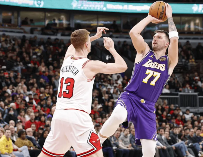 华体会网页版-东契奇加盟湖人65场2000分,加盟新球队拿2000分历史第四快