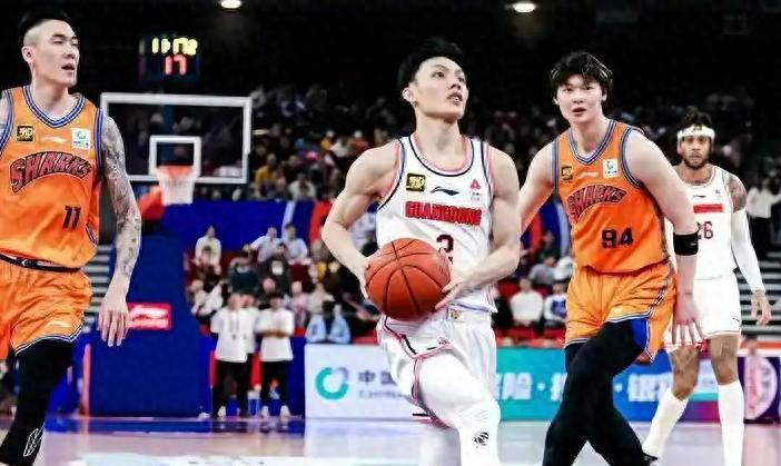 华体会官网-恭喜杜锋！朱总签下冠军控卫，徐杰胡明轩将有好帮手